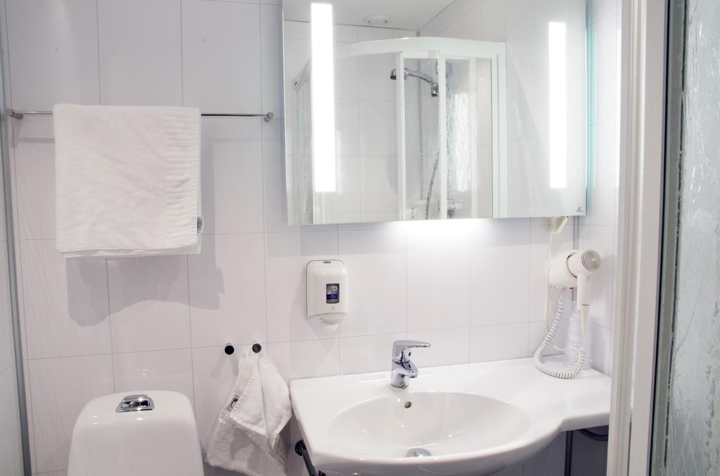 Hamaroy Hotel Innhavet Ngoại thất bức ảnh